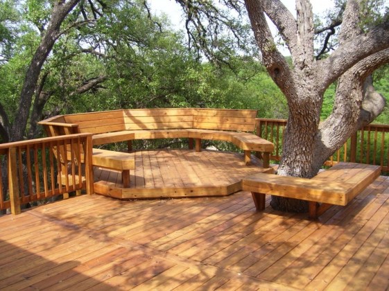 Amazing-Wooden-Backyard-Decking-Ideas-in-the-Forest-Area-930x697-Engaging-Backyard-Ideas-Engaging-ideas-for-small-backyard-spaces-Tropical-Style-1280x959